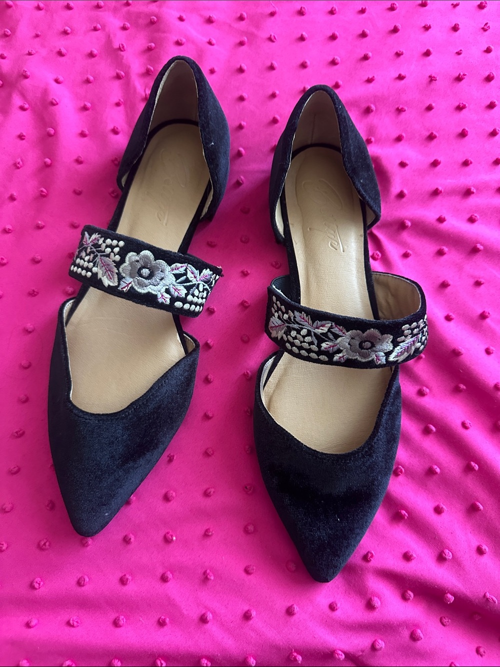 Black Bettye muller Pointed-Toe Flats with Embroidered Strap